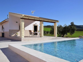 Attractive and nice holiday home with private swimming pool in a beautiful area  Вильдьануева Де Ла Консепсьон